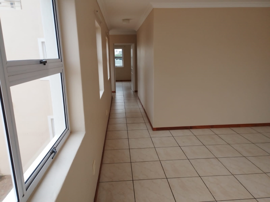 To Let 5 Bedroom Property for Rent in Strand Central Western Cape